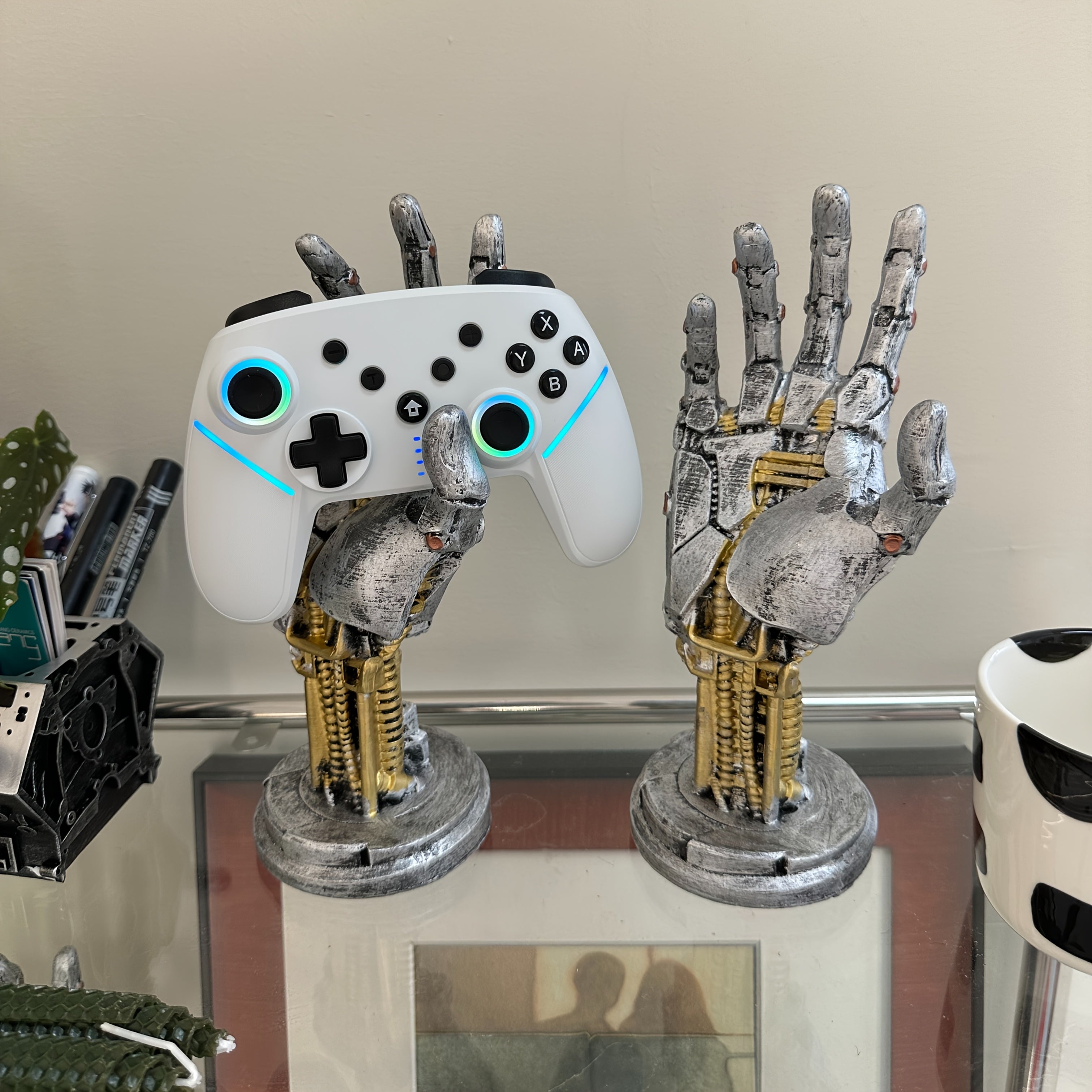 Cyberpunk 3D Printed Game Controller Stand, Adjustable ABS Desk Organizer for Controllers and Smartphones, Non-Waterproof Multi-Functional Gaming Accessory Holder, Ideal Back to School Gift for Gamers